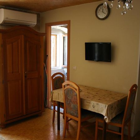 Studio Apartment La Maison De Catherine Ровинь Экстерьер фото