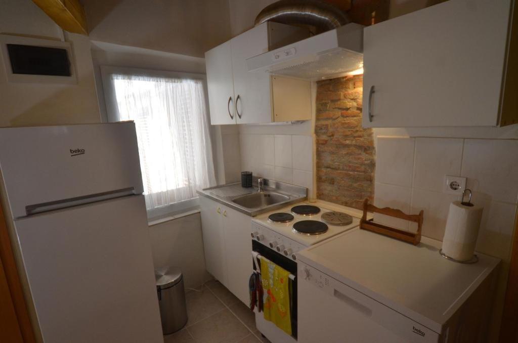 Studio Apartment La Maison De Catherine Ровинь Экстерьер фото